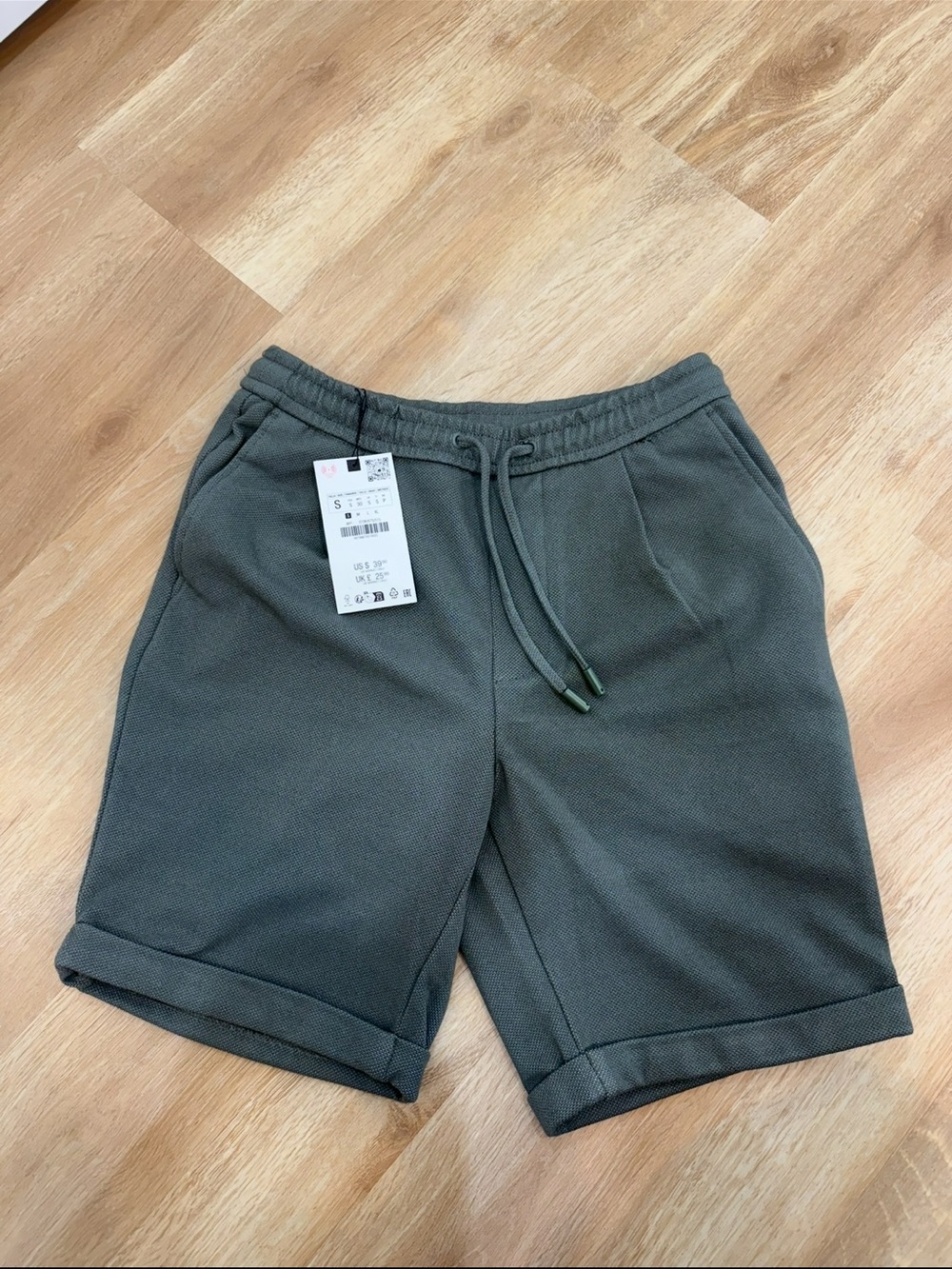 Zara Men's Olive Green Drawstring Casual Shorts